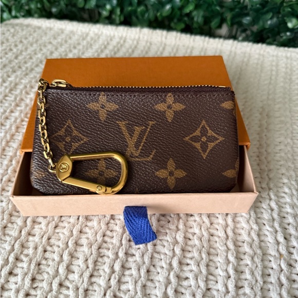 Louis Vuitton Monogram Key Pouch - Picture 1 of 6